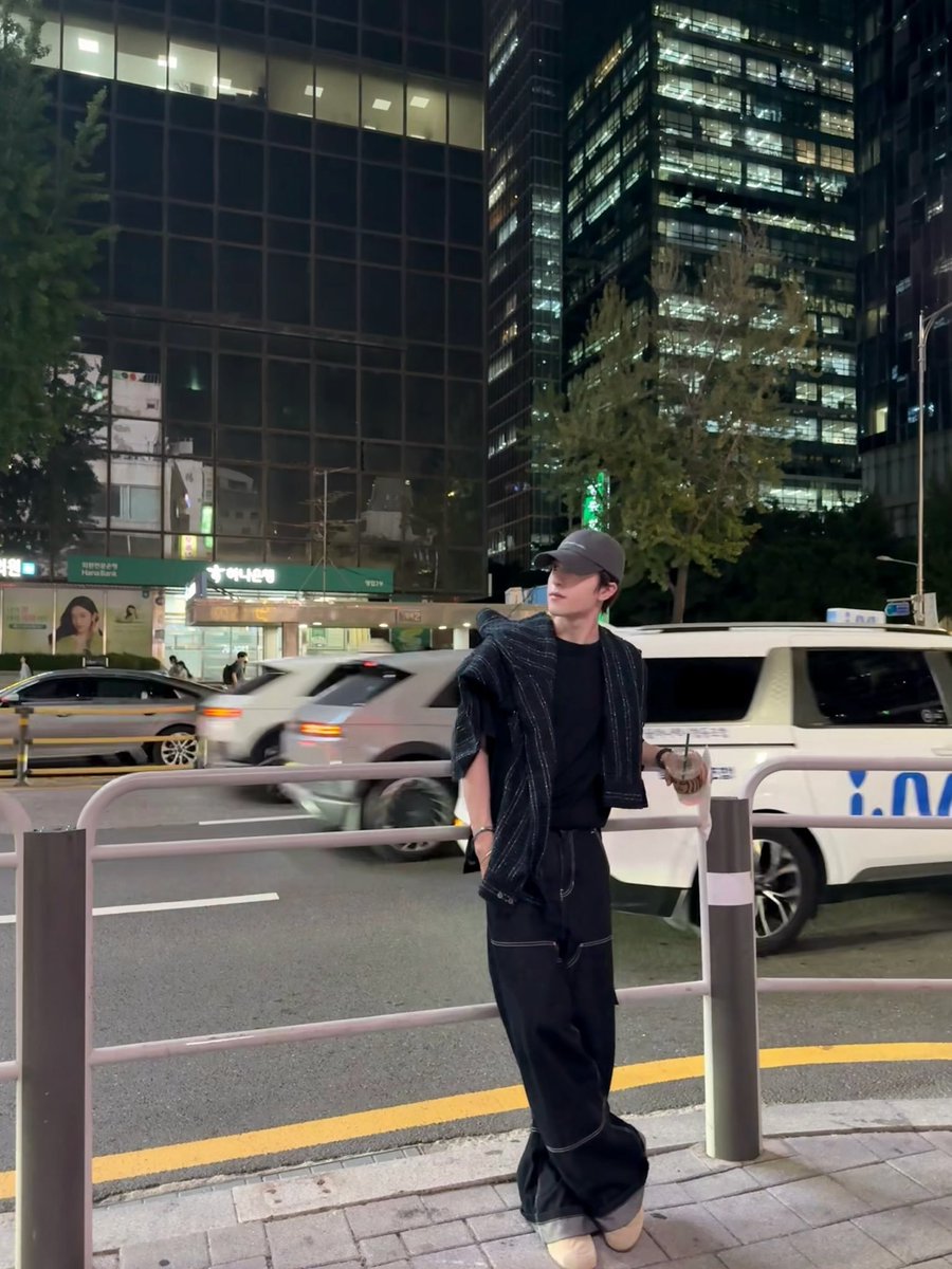 Poompoo34127174's tweet photo. seoul city 🦋🏙️💫✨ ที่หมายถึงไปครบทีม กระเป๋าเพียบ คงไม่ใช่ไปเที่ยวแน่ 😁 https://t.co/cl8sRCK19m