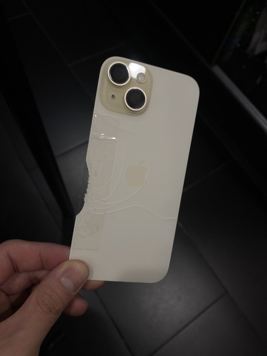 smartcool_katsu's tweet photo. ☑️iPhone背面ガラス割れ修理のご依頼です👨‍🔧

全国に130店舗以上展開するスマートクールならiPhoneもAndroidも即日修理可能です！

🔧お問い合わせフォーム🔧
https://t.co/0iPciET85V

⏰営業時間⏰
10:00〜21:00
年中無休

#西京区
#向日市
#iPhone修理 
#スマホ修理
#ガラスコーティング https://t.co/Xbvo7zCHiM