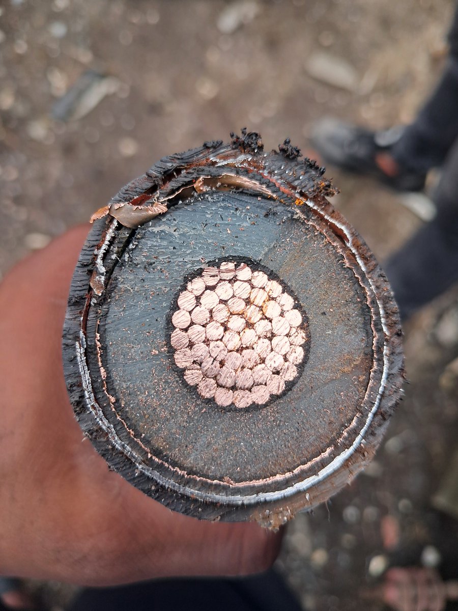 Techscoop5's tweet photo. About Underground Power cables 

https://t.co/l63ix4Fbwh https://t.co/yyK3UFCPbf