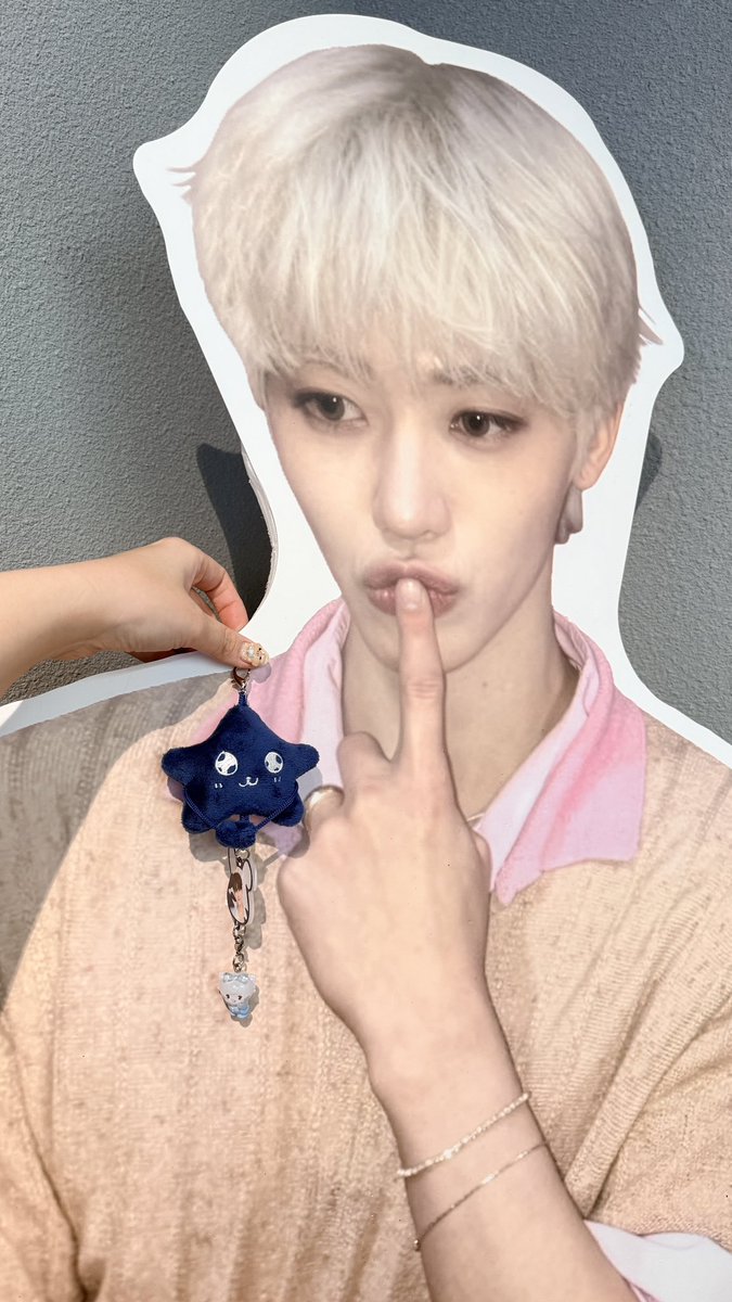 nananan081317's tweet photo. 📍하하하 성수
생카중에 진짜 아메리카노를 주는 카페는 이곳이 유일무이하지 않을까 싶다
일단 여기서 생카 열린다 하면 무조건 가는곳.. 평일이라 직장인들도 좀 있었음 공간 넓고 전시도 이쁘고 커피도 디저트도 훌륭👍🏻

#BOTHSIDES #Cameras_Catching_EveryAngle
#재민 #JAEMIN #NCTDREAM https://t.co/DyrbIpuSbh
