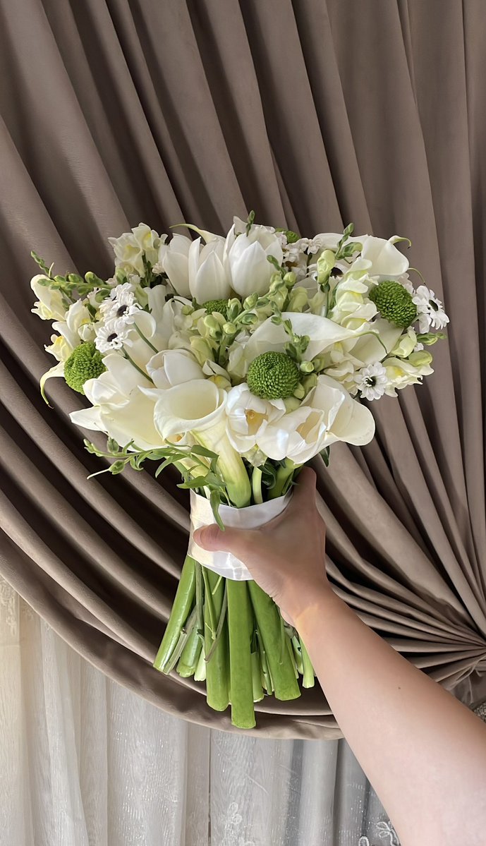 nourshaaan's tweet photo. فرصة اوريلكوا شغلي💐 https://t.co/ZCi4cZ5q5k