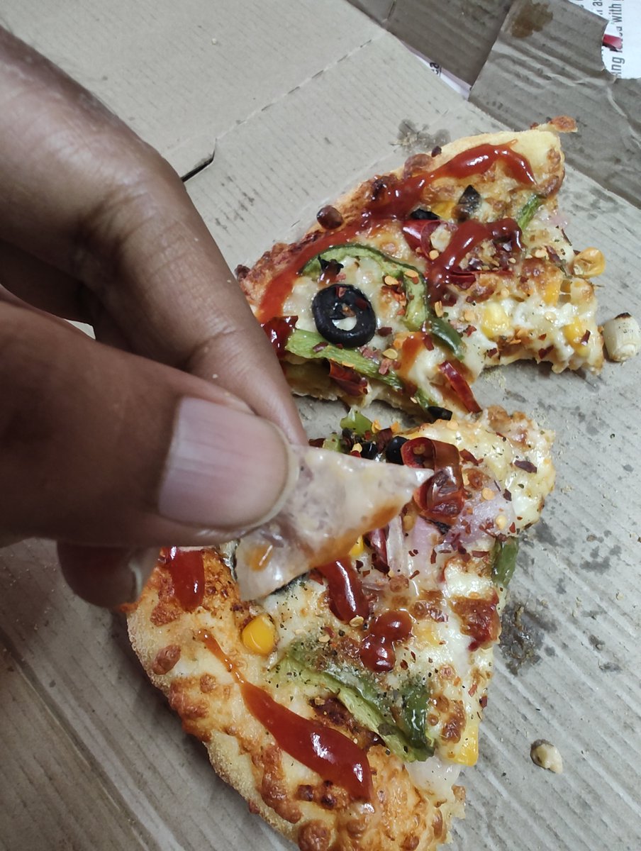 singhalyash1's tweet photo. 🚨 @zomato @zomatocare @fssaiindia , extremely disappointed and horrified. Found a sharp plastic piece inside the pizza I ordered from Pizza Wings, GTB Nagar. This is a massive food safety hazard and could have caused serious injury.
Order ID: 8475596207 https://t.co/voNKcOAQKt