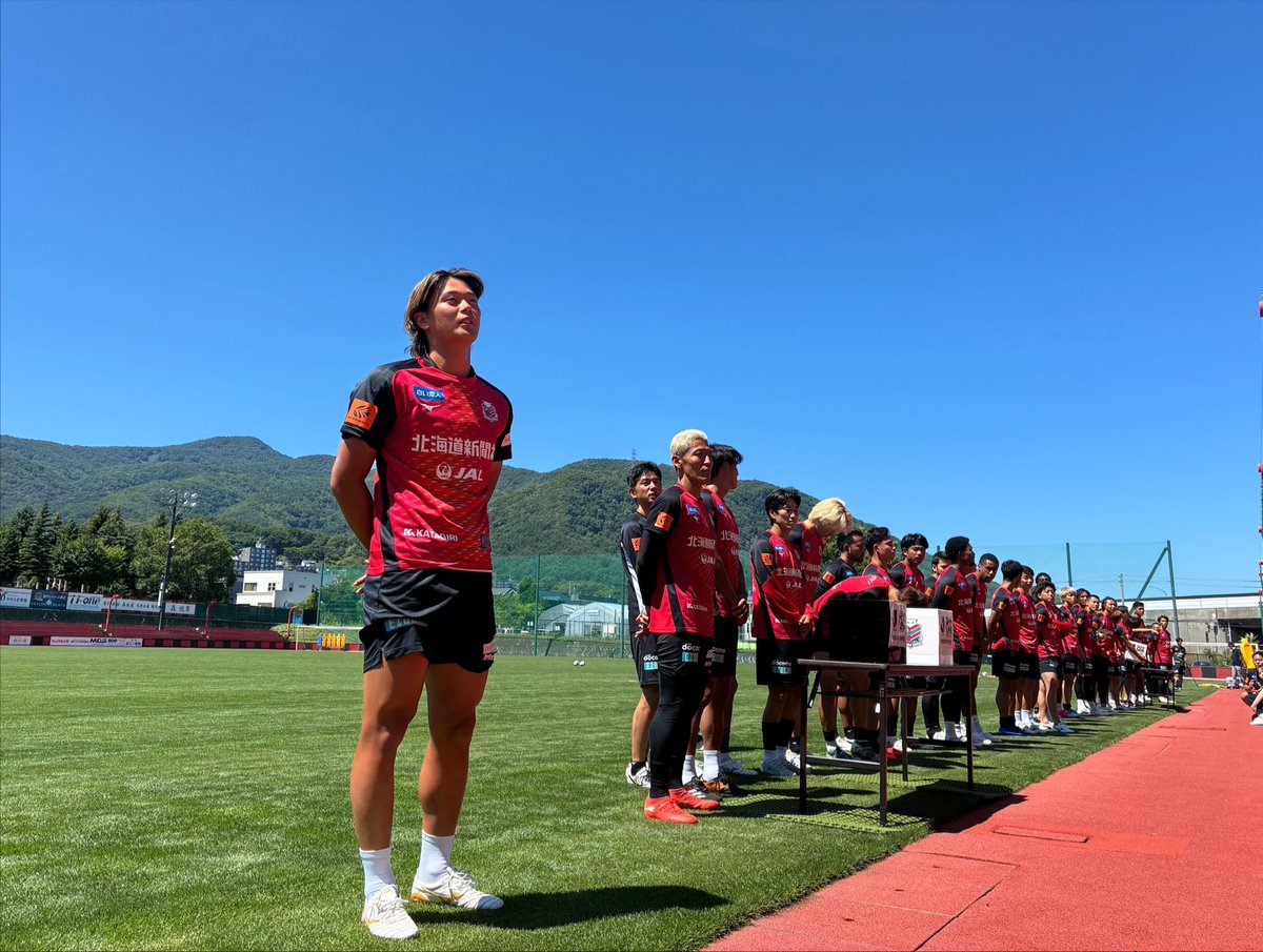 consaofficial's tweet photo. 令和8年熊本地震に伴い、選手による募金活動を実施しました🙏

8/3のトレーニング後、さらにレバンガ北海道さんにもご協力いただいた8/8の徳島戦では、サポーターの皆さまをはじめ、多くの方々にご協力いただきました🤝

皆さまからお寄せいただいた募金は、コンサドーレTOPチーム選手・スタッフからの募金と合わせ、全額を「Jリーグ TEAM AS ONE」支援金・義援金として寄付いたします。ご協力ありがとうございました😊

詳細はこちら▼
https://t.co/wWeIRGOXHZ