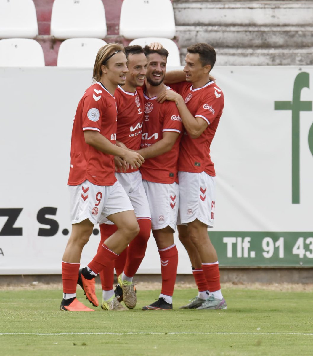 rsda_oficial's tweet photo. ⏰ 90’
⚽️ #RSDAlcalá 2-0 #RayoMajadahonda

✍🏼 Finaaaaaaaaaaaal. Gran victoria del Alcalá contra un equipo de categoría superior. Edu Viaña abrió la lata y Albur marcó el segundo desde el punto de penalti

#PretemporadaRSD 🔴⚪ #VamosAlcalá https://t.co/DfLMkmnjvb