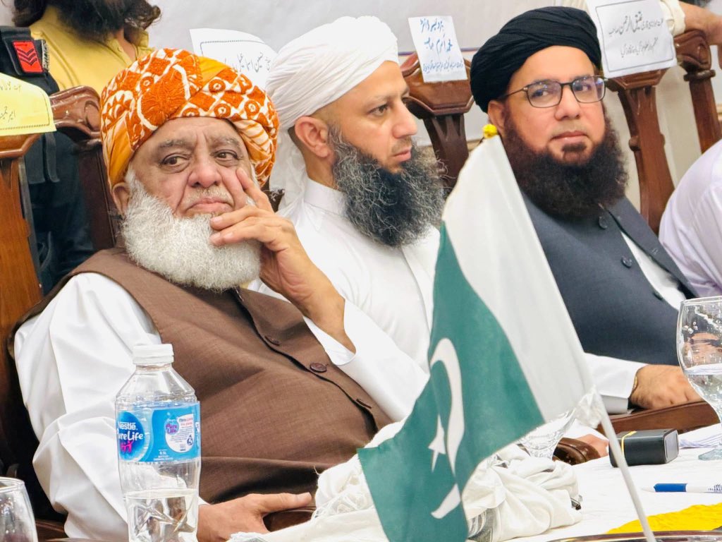 mfqswat's tweet photo. 👇👇👇
#مولانا_کا_پاکستان
#علماء_وطن_کے_معمار
#دھرتی_کی_بنیاد_کلمہ https://t.co/tku6tVnKHw