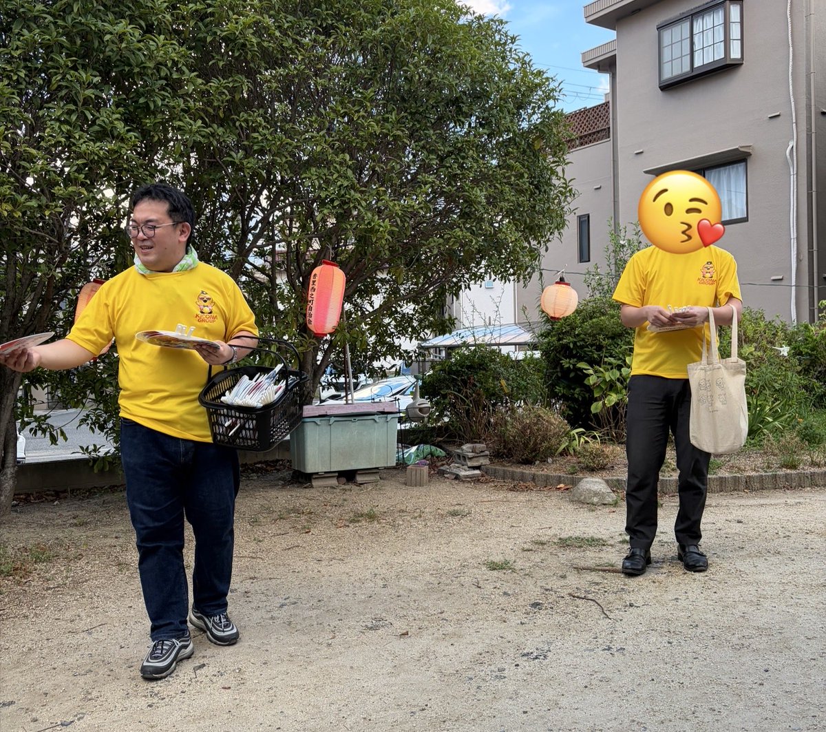 hard_tenchou's tweet photo. 香里西公園で開催の
香里西之町
第44回盆踊り大会で
私と香里園北店の店長と
香里園ガールズ2名で
うちわの配布を
させて頂きました‼️
活気のある盆踊り大会で
地域の方が
多数参加されてました✨
来年もまた運営設置の
お手伝いから参加させて
頂きたいと思います🥺
#つぶやキコーナ
#KCC https://t.co/rhlFSN4W39