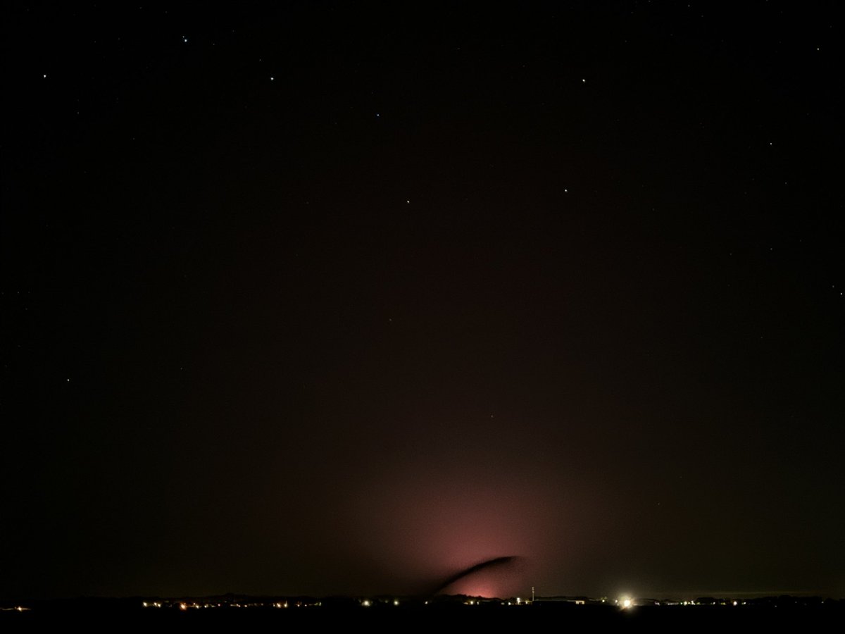 WurfTwain's tweet photo. Anders dan in zo ongeveer heel Nederland kan er op Flevoland wel dag en nacht gesproeid worden. We gaan er lekker doorheen lopen straks. #droogte #sproeien #flevoland https://t.co/1UVzLFLfib