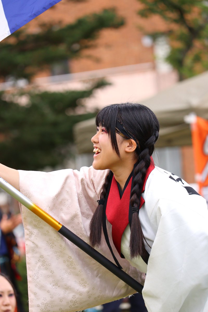 shashintsuri's tweet photo. 2026・08・11　岩手県
雫石よさこい。
　「6」
旗の共演。 https://t.co/IUsj6e6drw