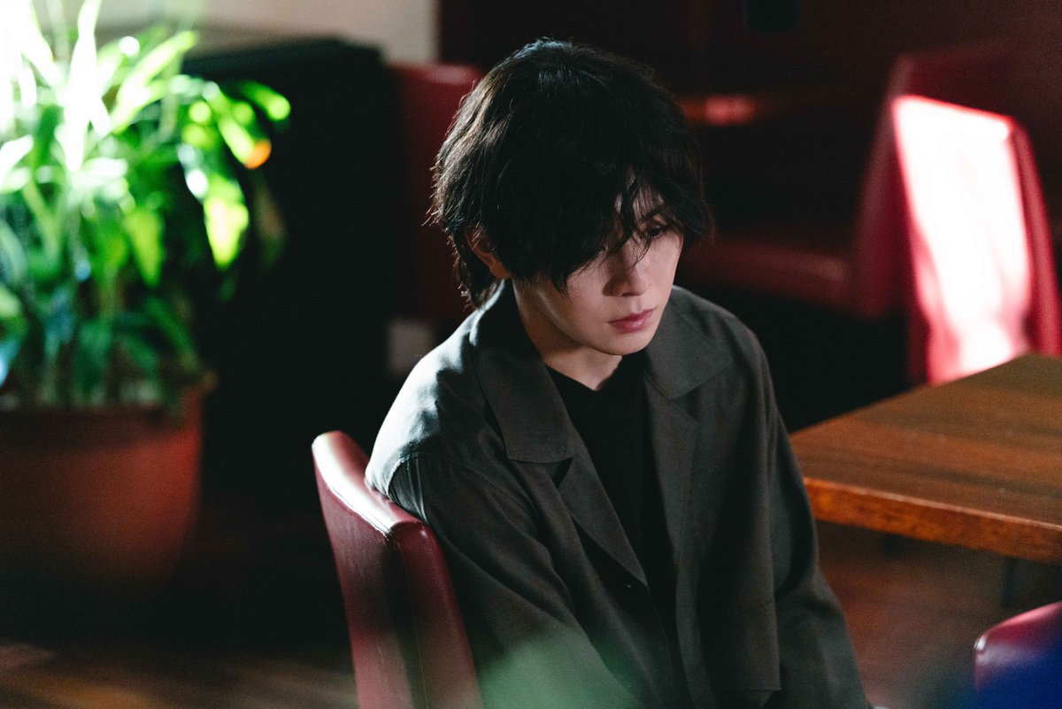 oricon's tweet photo. 📺『一次元の挿し木』
⠀
義妹(堀田��由)の秘密を知った悠(山田涼介)
怒涛の後半スタート！
⠀
✍️第7話あらすじ
https://t.co/N1tbLG4SoZ
⠀
山田涼介、白石聖、木戸大聖、土居志央梨
堀田真由 、松下由樹、吉原光夫、正名僕蔵
小手伸也、鈴木保奈美、佐々木蔵之介
⠀
#一次元の挿し木 https://t.co/fFZwi3330v