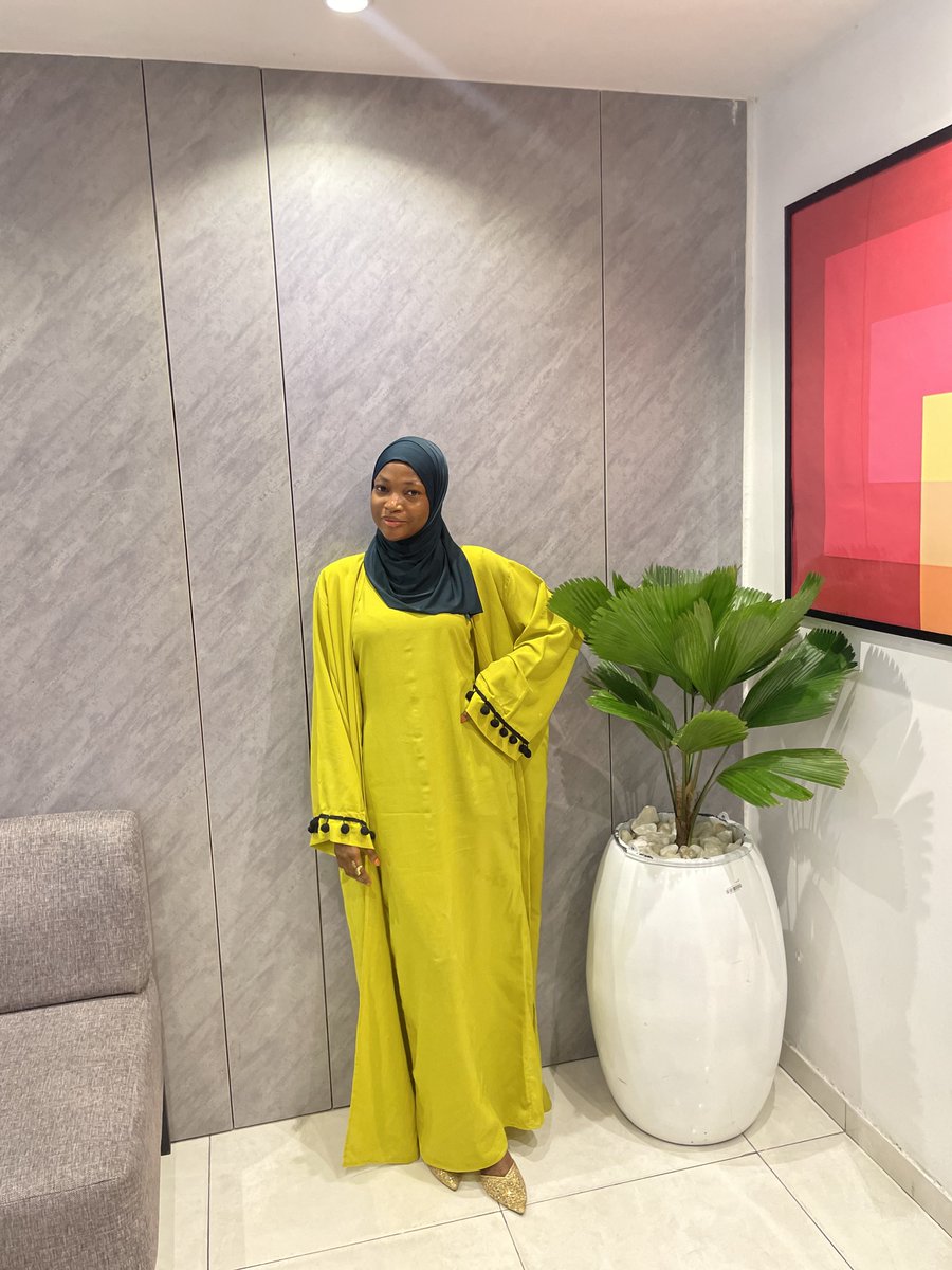 Lepaciouszee's tweet photo. Friday fit check 👗✨ https://t.co/KER7Ll8Yw6