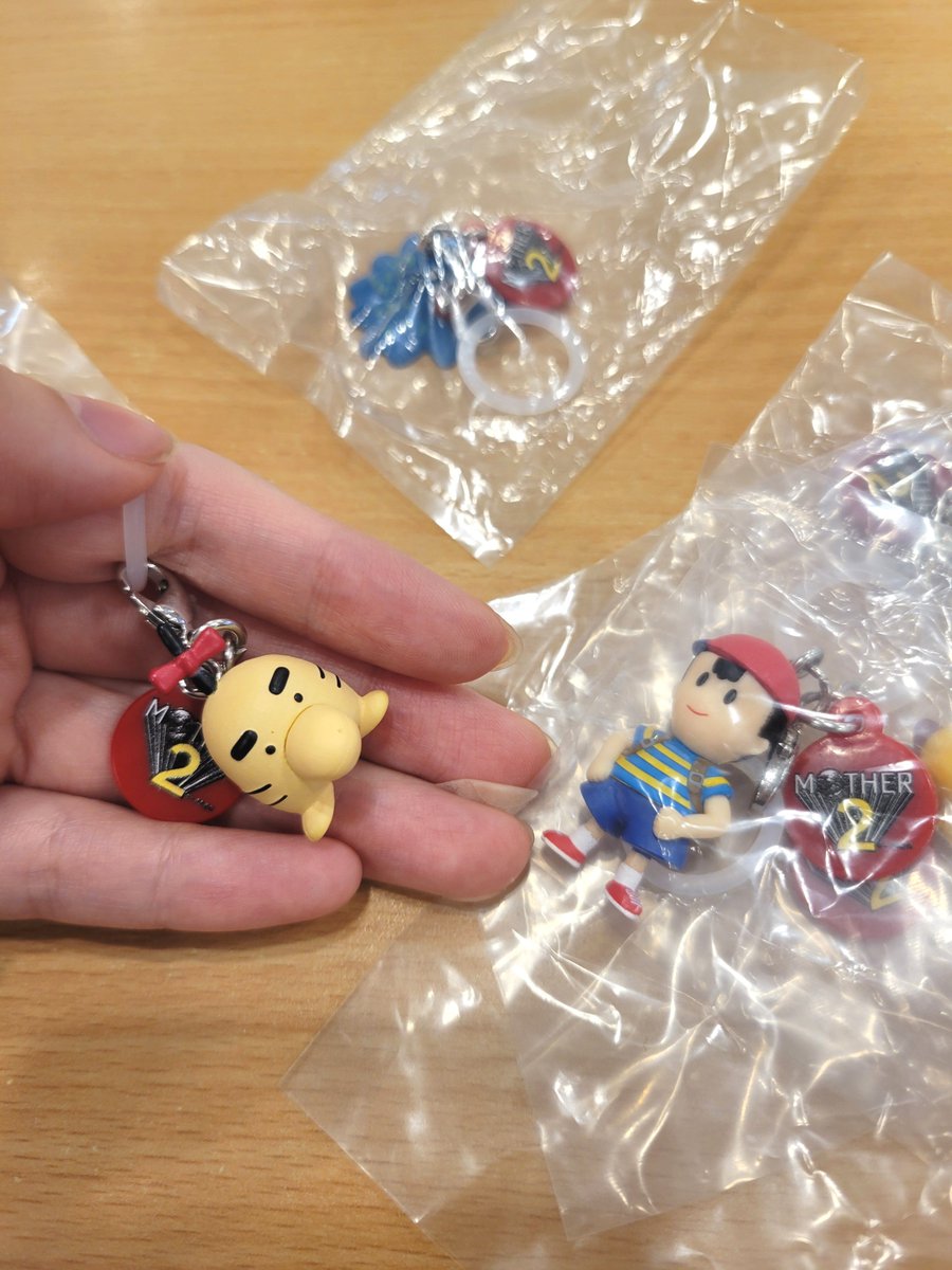 raisehamster's tweet photo. MOTHER2のめじるしチャームガチャ偶然見つけて被り無し
かわいいいいいい https://t.co/qrel8UB3yK