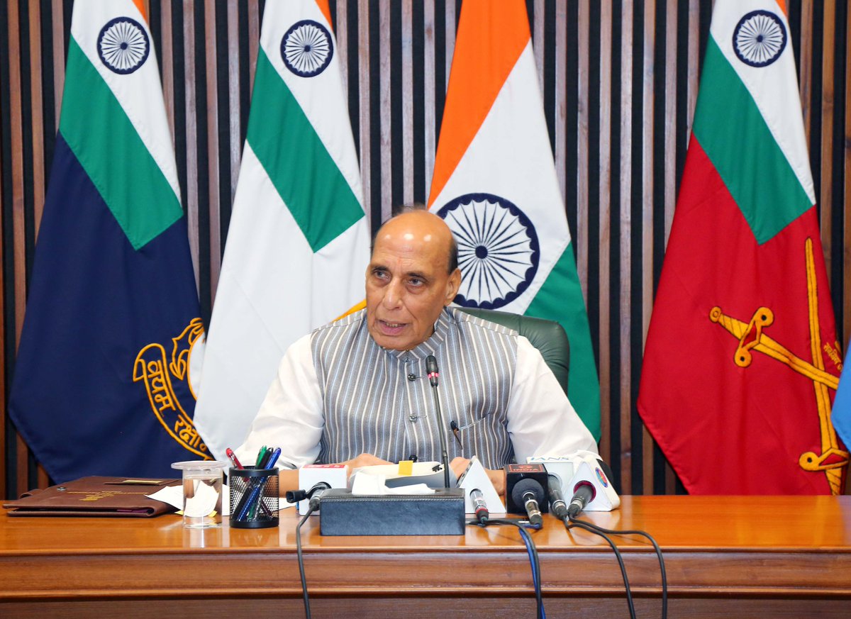 SpokespersonMoD's tweet photo. Raksha Mantri Shri @rajnathsingh interacted with the #IndianArmy contingent that won an impressive 16 medals including 08 Gold, 07 Silver & 01 Bronze at the #Glasgow2026 #CommonwealthGames. Of India’s 39 medals, Defence Forces personnel contributed 18 medals, reflecting exceptional determination, discipline and sporting excellence. These champions are a proud blend of soldier and sportsperson, inspiring the nation, especially its youth. Their achievement, including the remarkable performance of women pugilists, is a testament to India’s growing #NariShakti. 🇮🇳 

Read here:  https://t.co/ON6DQLO7gn
