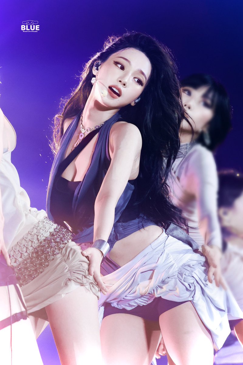 blue_karina_ tweet picture