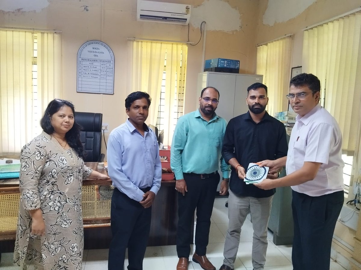 isbt_goa's tweet photo. Har Ghar Tiranga – National Flag Distribution
National Flags were distributed to the staff members as part of the Har Ghar Tiranga Campaign. The initiative was aimed at encouraging staff members  to proudly display the Tricolour at their homes and celebrate Independence Day. https://t.co/q7skTfZm9c
