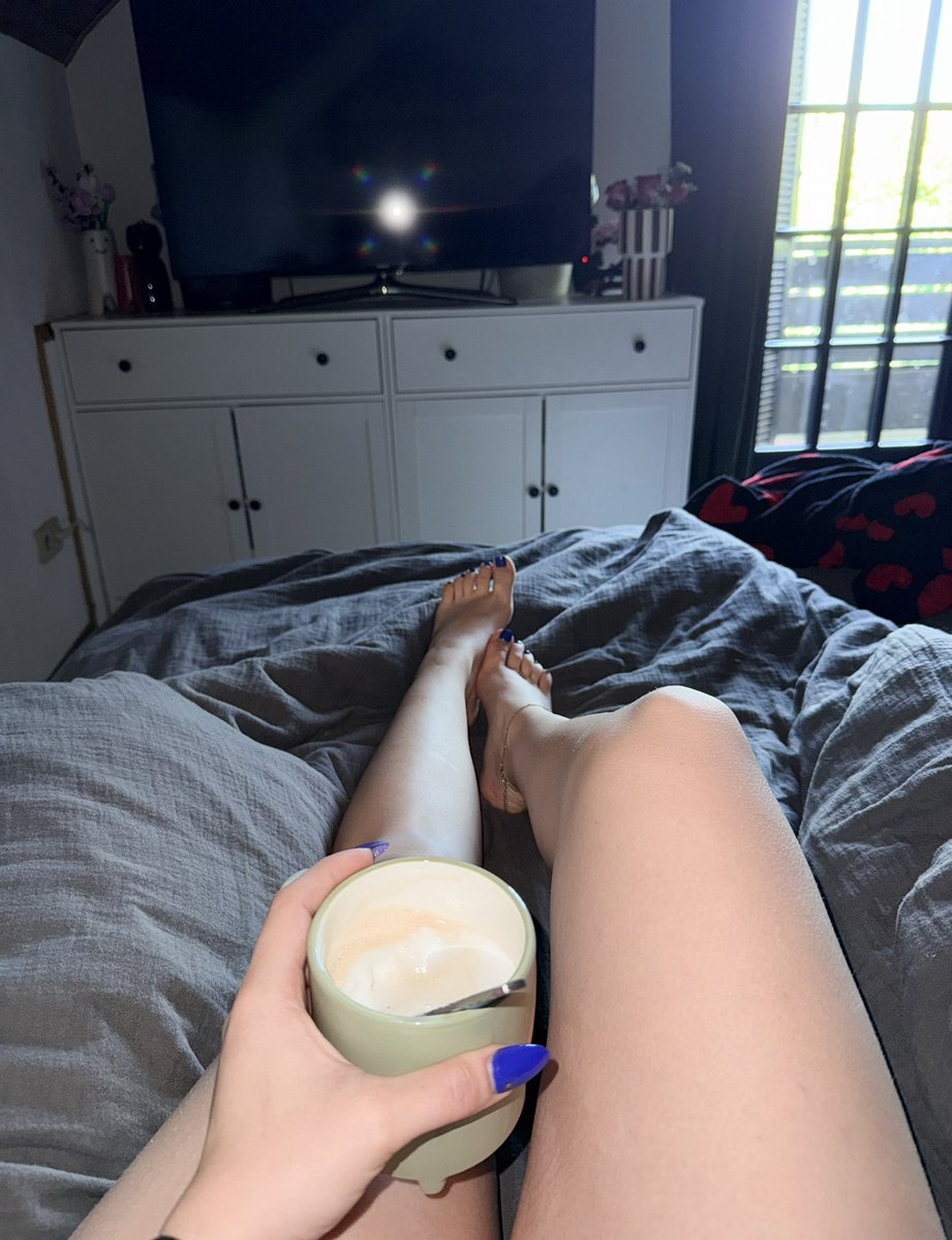 Polish_Maria_'s tweet photo. Guten Morgen😌 
Kaffee darf gesendet werden☕️
.
Zahlsklave geldsklave geldherrin Melkung findom femdom paypig Herrin https://t.co/Zd87eNs3GA