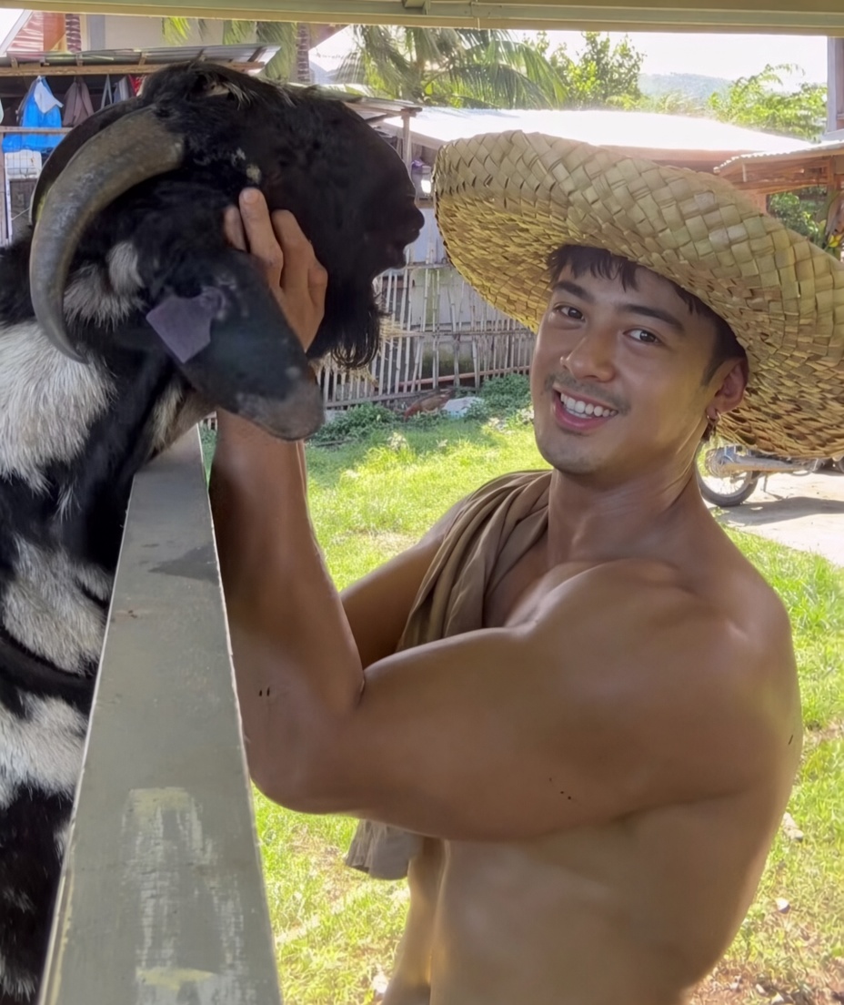 PCaster_'s tweet photo. Argel, ready na ako sa probinsya life. Kakayanin ko para sayo. Huuueeeeyy!!! https://t.co/W4ALUo1kjm