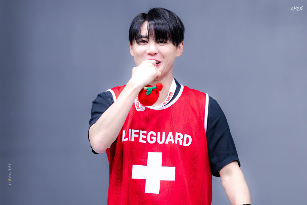 mystarxia's tweet photo. 260802 김준수 사운드웨이브 팬싸인회♥️
>>> 업로드 완료 💗❤️‍🔥♥️🔥
🔗https://t.co/aB2olLEoEF
#김준수 #XIA  #ジュンス https://t.co/atLU2Ts095