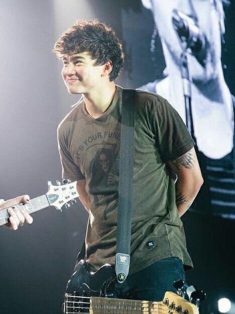 lollapawinnah's tweet photo. the way his eyes crinkle when he smiles 🥹 https://t.co/1Vy3p0IfSg