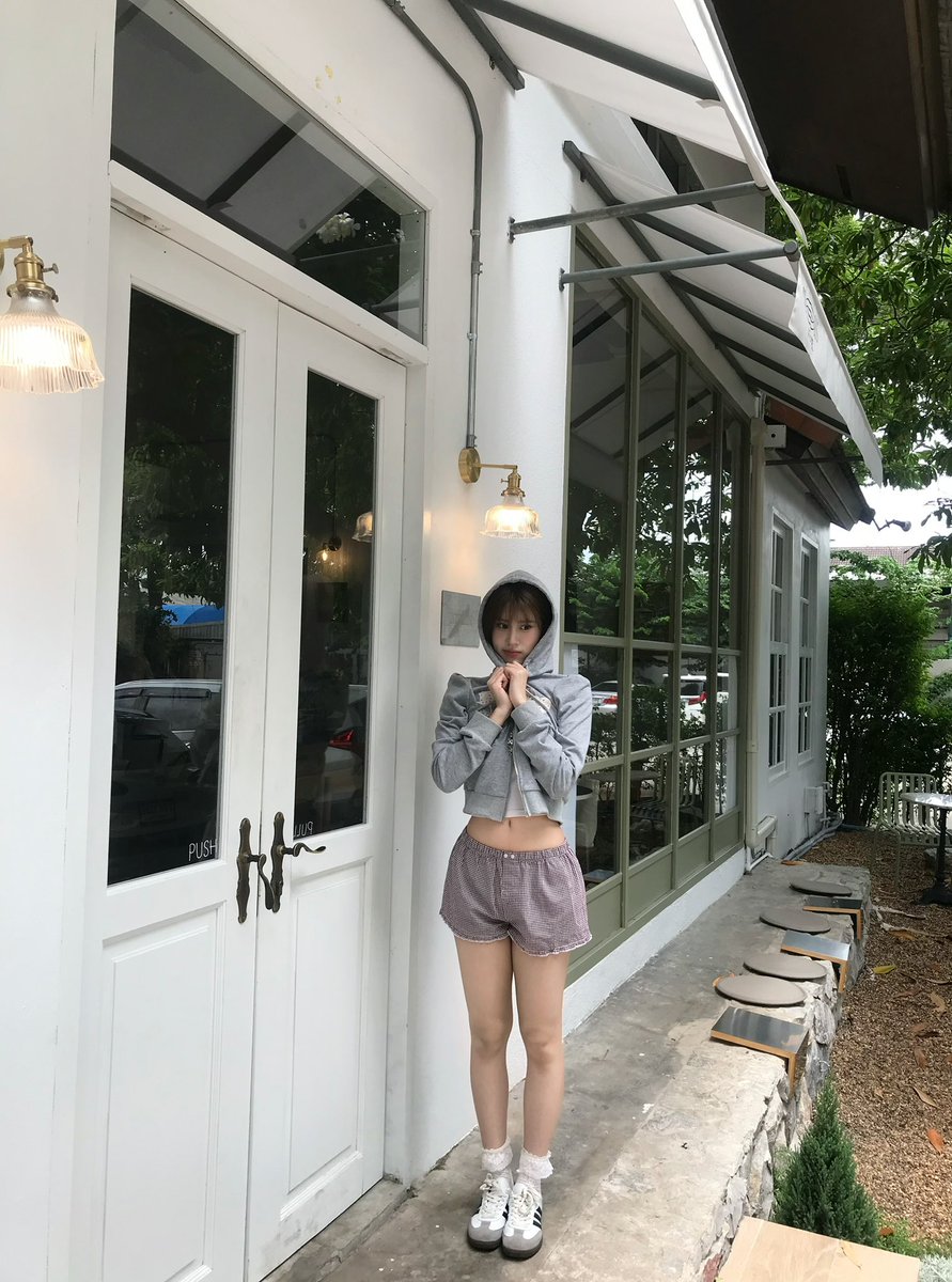 jjetaimes's tweet photo. bagel date ? 🥯🩶

#JETAIME_505 https://t.co/rHLHIwzSFq
