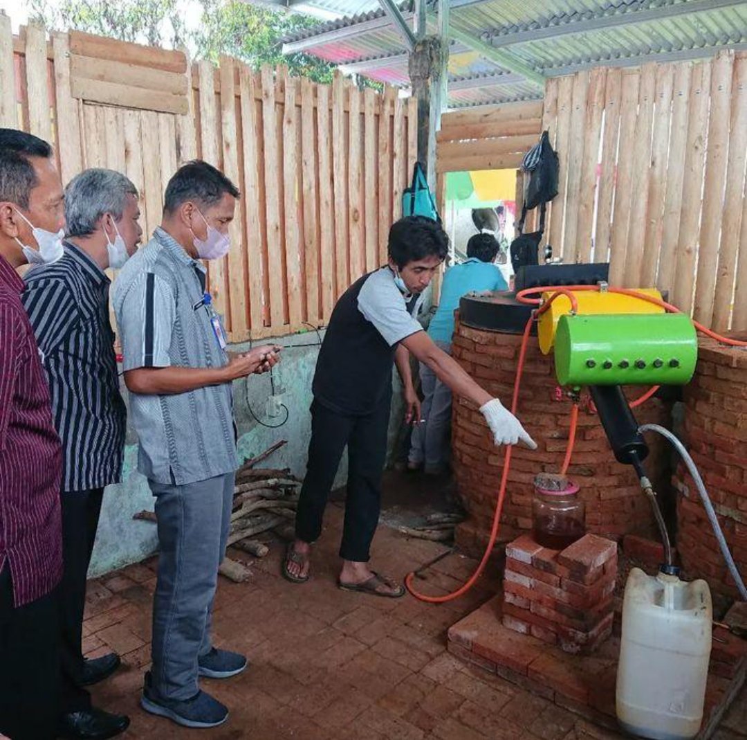 HamamuraT47013's tweet photo. @Masbejo60845622 @Muslim_AntiPKI9 1. MEVI-DTS (2021-2022)
2. Faspol 5.0
3. Robotic gripper dengan sensor taktil
4. Baja tahan peluru berbasis nikel laterit limonit https://t.co/9lrBVDEOWS