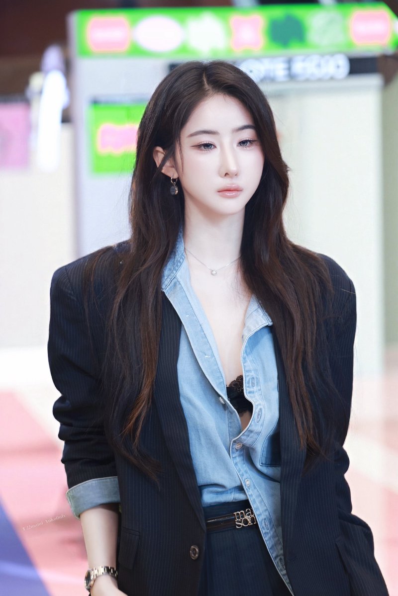 khydhyun's tweet photo. i have no words she's insane

YOKO AT HOUSE OF SEPHORA
#HouseOfSephoraxYoko https://t.co/H0qm7zvNYK
