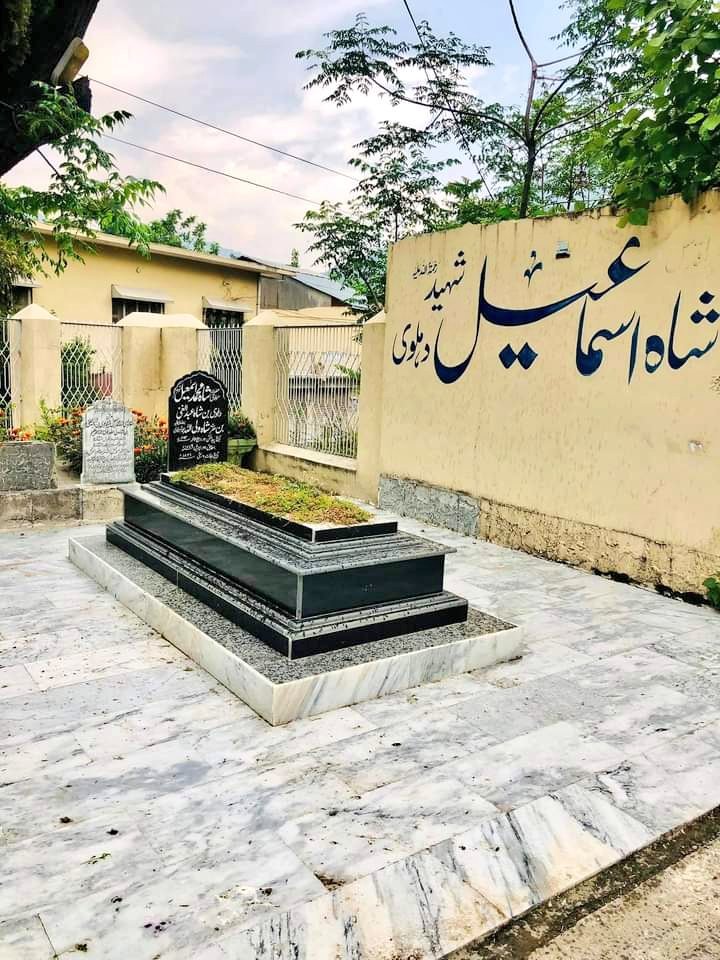 SamiSwati_'s tweet photo. بالاکوٹ کے میدان میں شہداء کا خون بہا، شاملی میں علماء نے قربانیاں دیں، 1857ء کے بعد دہلی اور گردونواح میں ہزاروں مسلمان شہید ہوئے۔ یہ سب آزادی کی اس جدوجہد کے ابواب ہیں جنہیں پاکستان کی تاریخ سے الگ نہیں کیا جاسکتا۔
جےیوآئی سربراہ مولانا فضل الرحمٰن صاحب کا اسلام آباد میں کانفرنس سے خطاب

#مولانا_کا_پاکستان
#علماء_وطن_کے_معمار
#دھرتی_کی_بنیاد_کلمہ