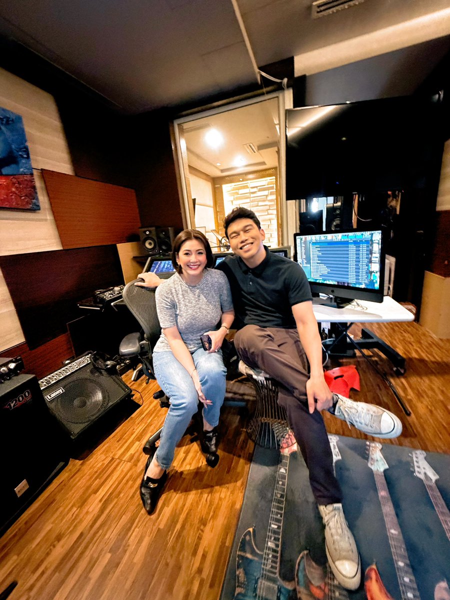 roxsantos's tweet photo. With Ms @reginevalcasid one of the most humble, down-to-earth, and truly exceptional singers! ❤️

I’m super excited for her upcoming concert, “FINALE,” happening on October 17 and 18, 2026, at the SM Mall of Asia Arena!

Get your tickets now! https://t.co/YNg0M9w7xQ