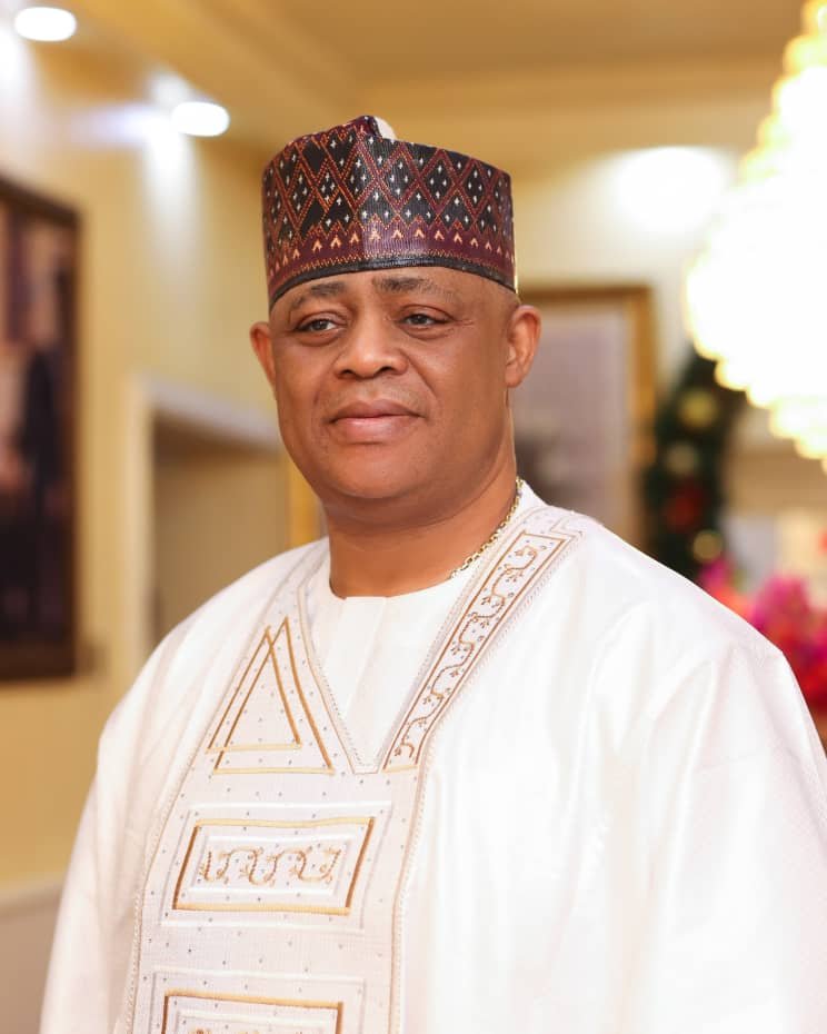 realFFK's tweet photo. National Chairman of the APC: Christian. 

Senate President: Christian. 

Sec. to Federal Government: Christian. 

Foreign Minister: Christian.

Defence Minister: Christian. 

Internal Affairs Minister: Christian. 

Finance Minister: Christian. 

FCT Minister: Christian. 

Works Minister: Christian. 

Aviation Minister: Christian. 

Solid Minerals Minister: Christian. 

Communications Minister: Christian. 

Power Minister: Christian. 

Industry, Trade and Investment Minister: Christian. 

Minister of State for Petroleum Resources (Oil): Christian. 

Minister of State for Petroleum Resources (Gas): Christian. 

Chairman of Nigerian Revenue Service: Christian. 

Governor of Central Bank: Christian. 

Chief of Defence Staff: Christian. 

Chief of Air Staff: Christian. 

Comptroller General of Immigration: Christian. 

Chief of Defence Intelligence: Christian.

DG DSS: Christian.

Chairman EFCC: Christian.

Special Advisor to the President on Homeland Security: Christian. 

Comptroller General of Nigerian Correctional Service: Christian. 

Head of the Civil Service of the Federation: Christian. 

28 of the 48 Cabinet Ministers in the Federal Government are Christian whilst 20 are Muslims. 

20 of the 36 State Governors in Nigeria are Christian whilst 16 are Muslim. 

Does Sheik Jinjir still believe that Nigeria is a Muslim country, that Christians are infidels, that Christians have no stake here and that they should all leave the country? 

(FFK)