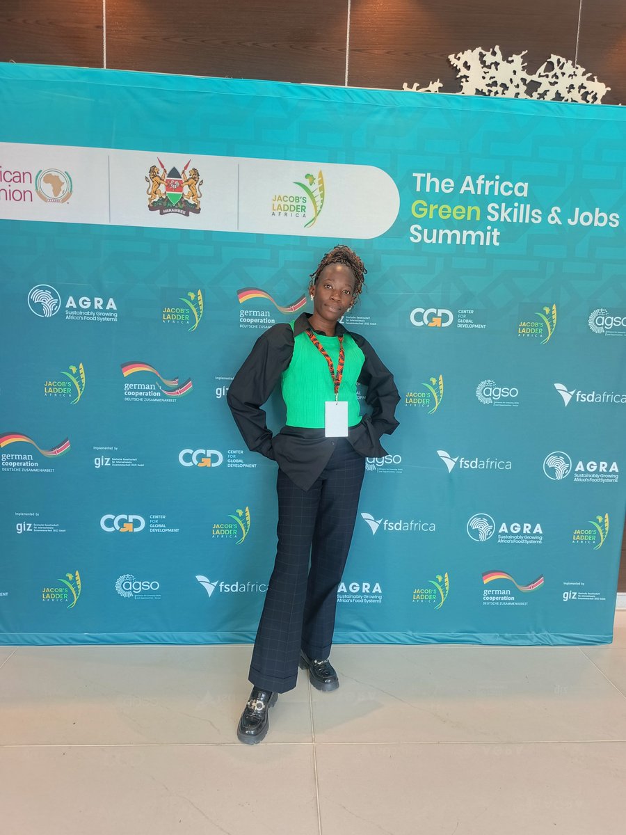 Lizziah2's tweet photo. Day 2 take away #GreenWorks4Africa is how we really have good policies yet we still have a huge gap between what's written on paper and what actually happens on the ground. Implementation needs intentionality and finance while being multidimensional.#DOTClimate #DOTYouth #JLA https://t.co/WO12PEr8Tg