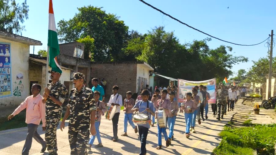 59bnssb_india's tweet photo. 59वीं वाहिनी, सशस्त्र सीमा बल @SSB_INDIA  एवं सीमा चौकियों के अंतर्गत आने वाले ग्रामों में “हर घर तिरंगा” अभियान के तहत भव्य साइकिल रैली का आयोजन किया गया।
#BorderSpine59 #SSB #HarGharTiranga #Tiranga #Rashtrabhakti #JaiHind https://t.co/sYYFzTLDIg