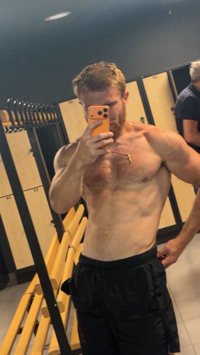 Tobal_muscle's tweet photo. Tu viens me follow ? @OnlyFans 

5€ pare mois et tu peut tout me demander 

https://t.co/JvGeQUGul9

#porn #20cm #alpha https://t.co/RRHlCHuhcI