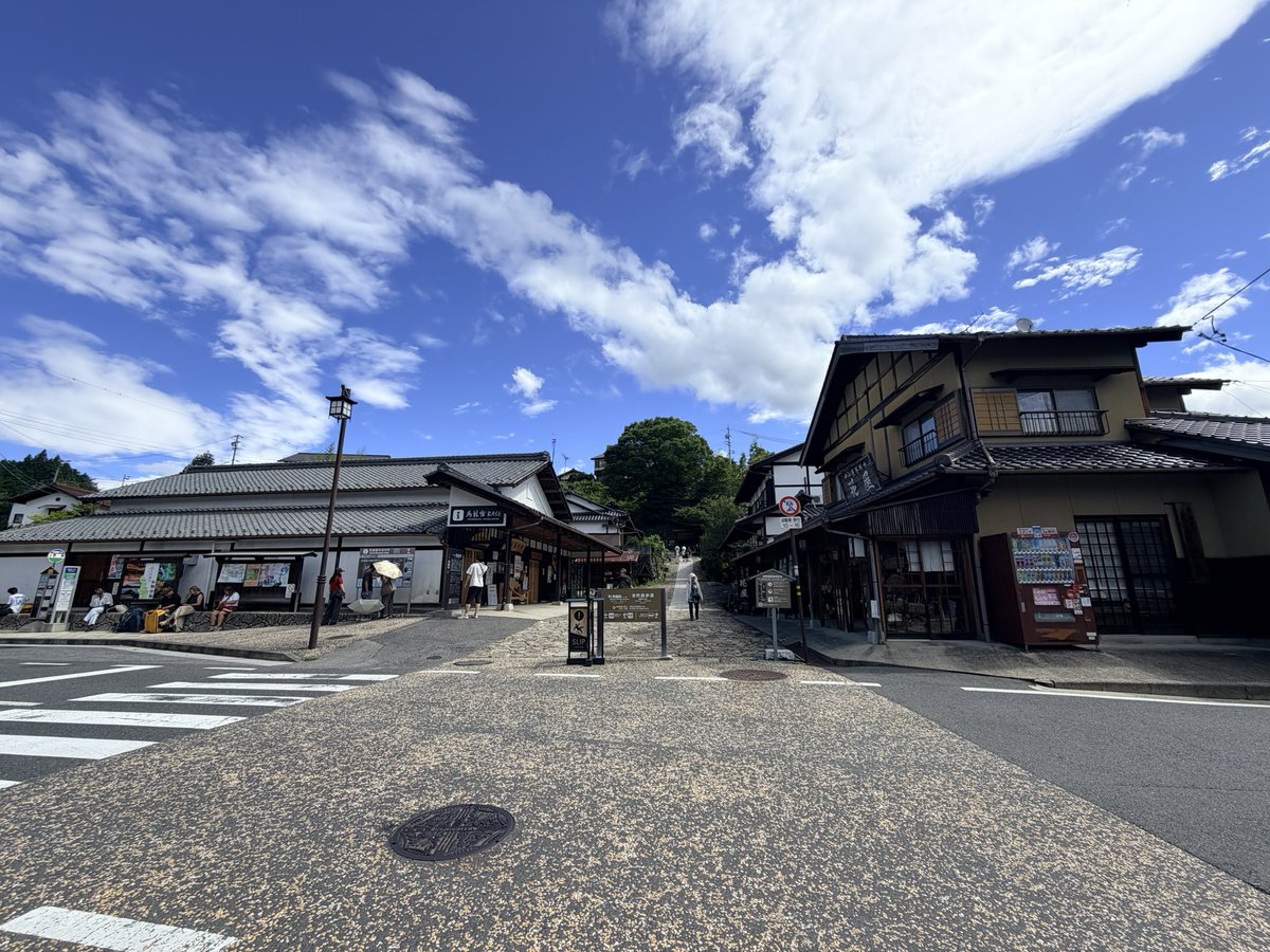 ichimitaka's tweet photo. 【避暑地！キャンピングカーの旅】
馬籠宿•妻籠宿•奈良井宿😊三宿場を巡る旅は、それほど暑くなく楽しめました

#キャンピングカーの旅 #馬籠宿 #妻籠宿 #奈良井宿 https://t.co/xa5DuG1NvU