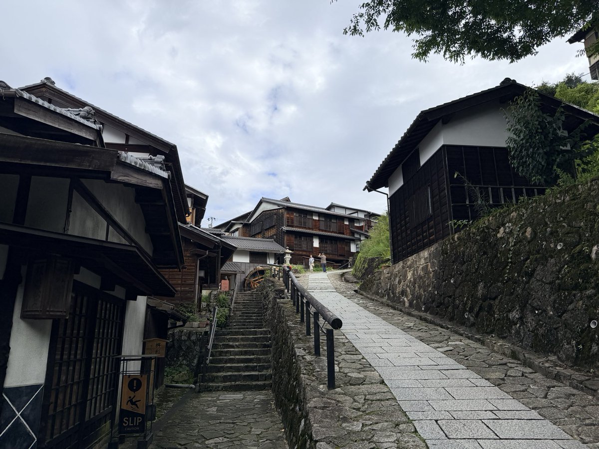 ichimitaka's tweet photo. 【避暑地！キャンピングカーの旅】
馬籠宿•妻籠宿•奈良井宿😊三宿場を巡る旅は、それほど暑くなく楽しめました

#キャンピングカーの旅 #馬籠宿 #妻籠宿 #奈良井宿 https://t.co/xa5DuG1NvU