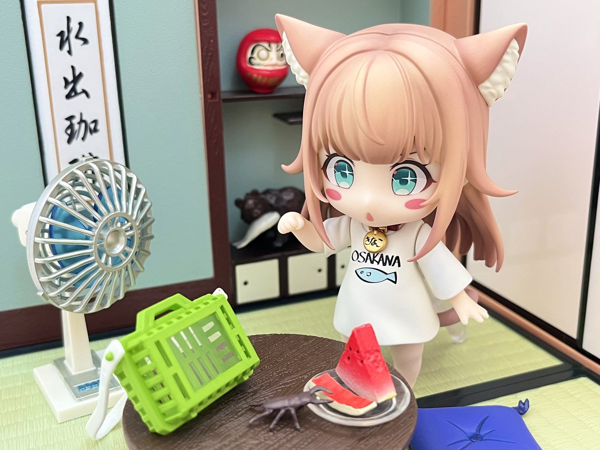 新しいお友達のカブトムシさんに 大興奮のきなこちゃん(*´꒳`*) きなこ
