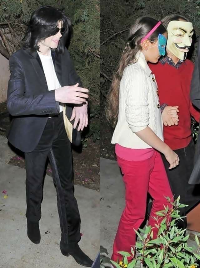 LiberianGirl779's tweet photo. “Before Michael passed, he was studying film direction with a professor from California State University, and he encouraged his oldest son, Prince, to study with him. Paris was learning acting and singing, while Prince and Blanket were learning the art of film directing. Michael wanted all his children, Prince, Paris and Blanket, to learn about the entertainment industry.”