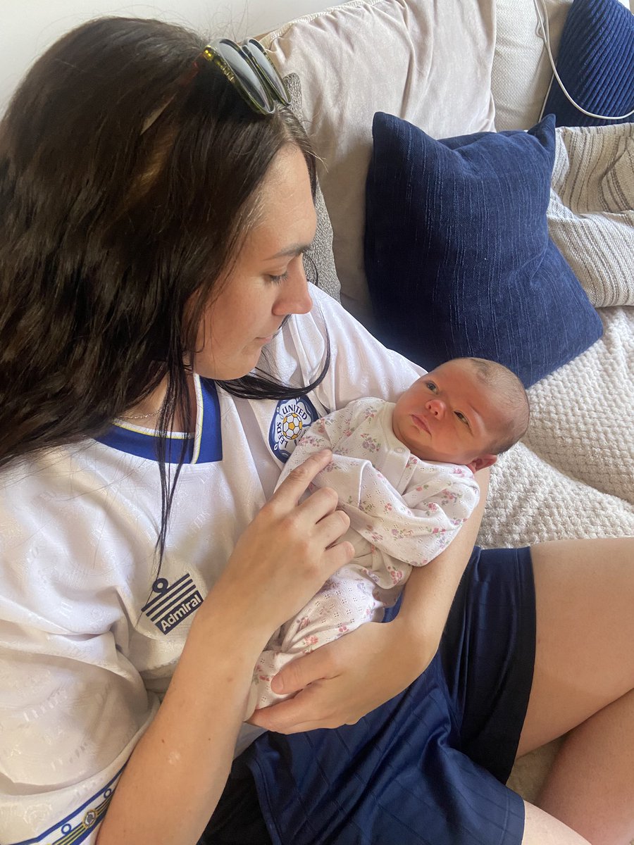 emilyrender's tweet photo. Do I really have to support Leeds? https://t.co/TYMVsbUzyC