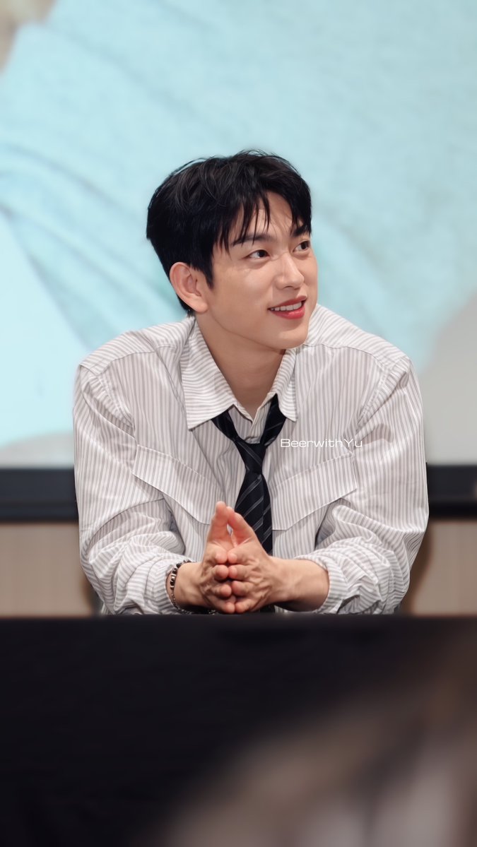 NunaaBeer's tweet photo. น่ารัก🥰
#JinyoungxFansignInBKK2026 
#Jinyoung #Parkjinyoung #진영 #박진영 https://t.co/lPoGC6EJqq
