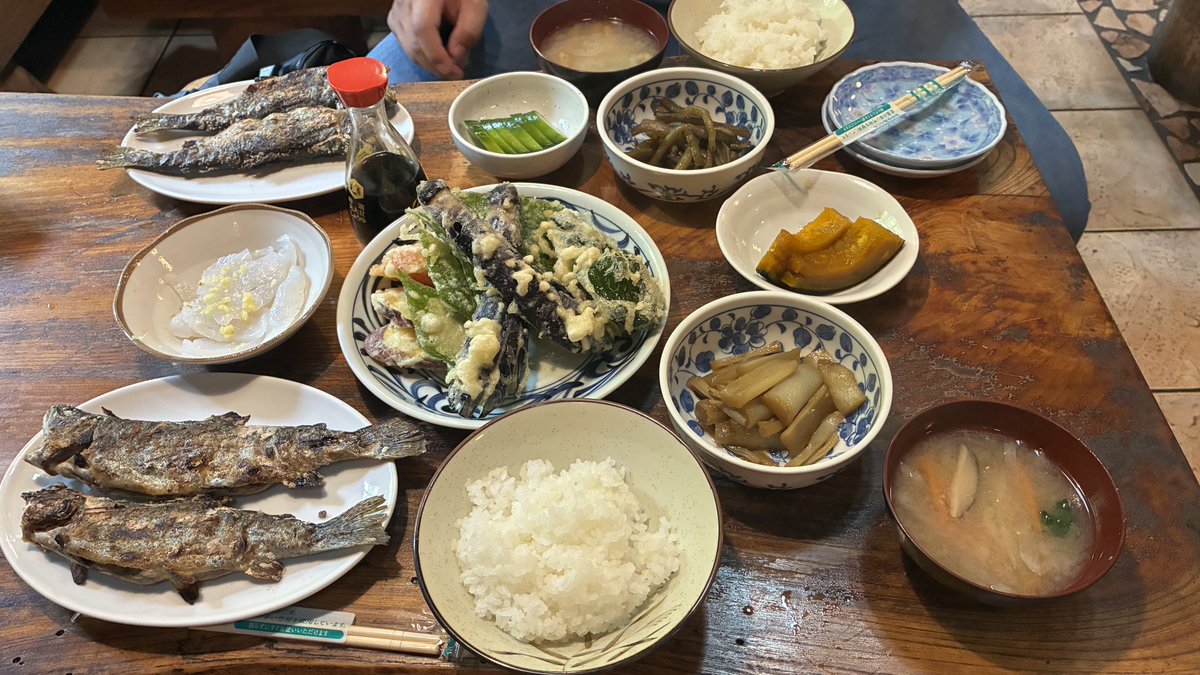 e_erin0709's tweet photo. ���日は彼と釣り堀に行ってきました🎣
すんごく楽しかったし、釣ったニジマス美味しかった✨
全部彼にやってもらったけど、釣るのは楽しかった😉👍
明日は記念日よ🫶 https://t.co/NNDBLWsJdT