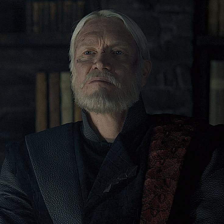 haunted0clock's tweet photo. Remembering how Maekar demanded all his adult sons come live with him immediately after becoming King THIS MAN 😭😭😭 https://t.co/55trXAhO36