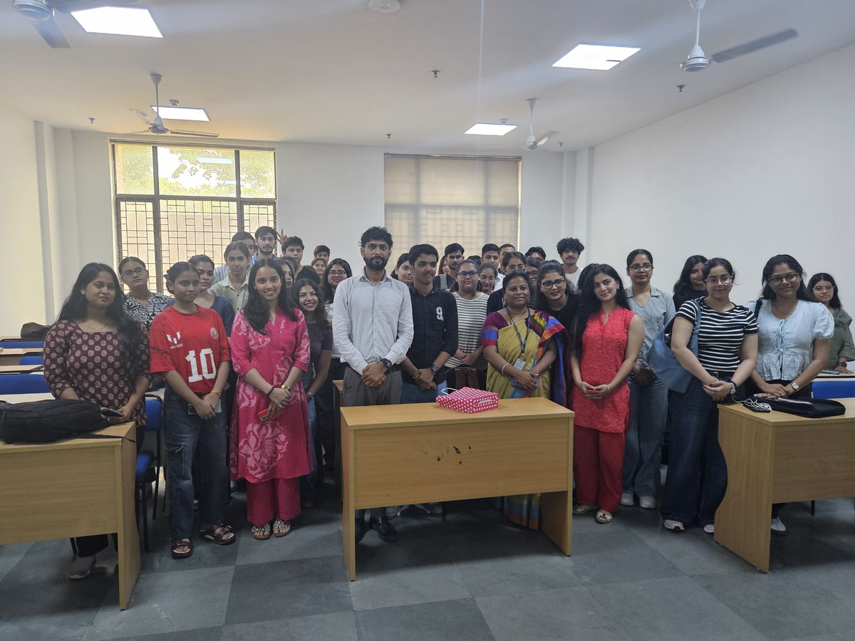 GreenPencil01's tweet photo. Green Pencil Foundation, in collaboration with Ataavi Bird Foundation & Politico AISS Club, Amity University, conducted a Birding Workshop for Political Science students, facilitated by Sandy Khanda.
#Birding #NatureEducation #AmityUniversity https://t.co/CI5Ih7O745