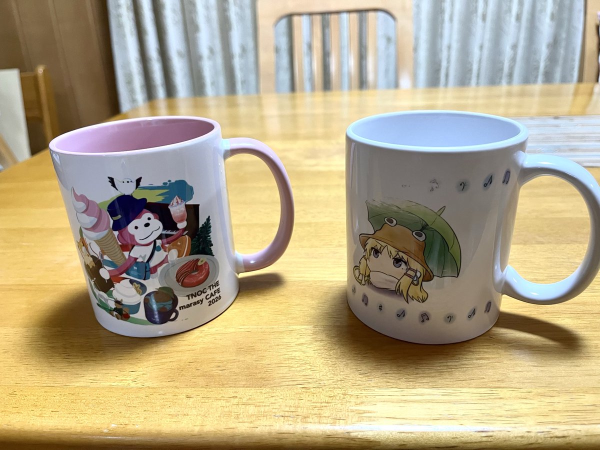 tomtak29031's tweet photo. お気に入りの新旧マグカップ✨諏訪子さんがかなり消えてきたけど、可愛いから捨てられない💦 https://t.co/QLXBJaL6gK
