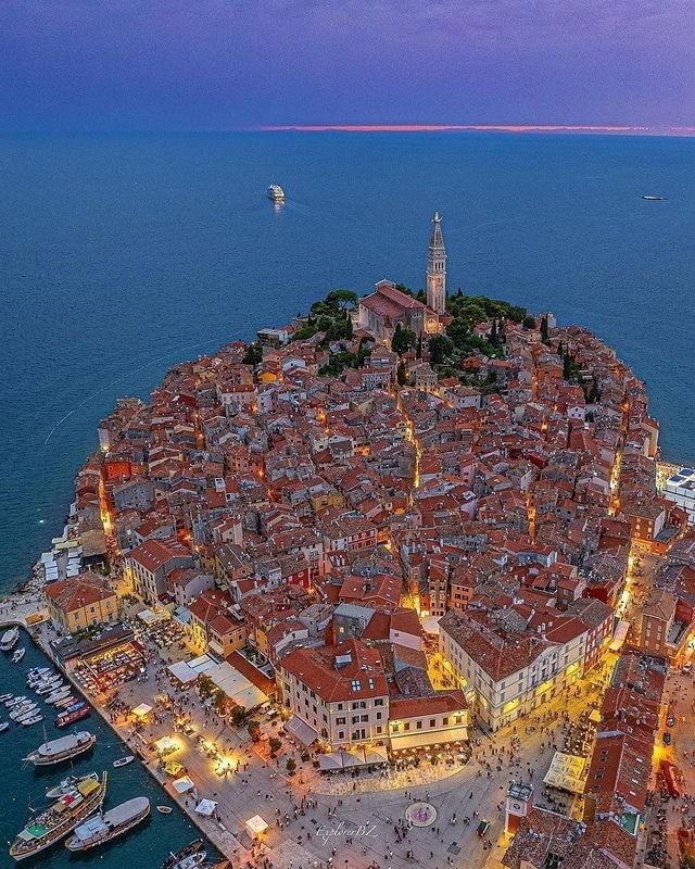 PrettyCitiesX's tweet photo. Rovinj, Croatia 🇭🇷 https://t.co/KuM6UuXb16