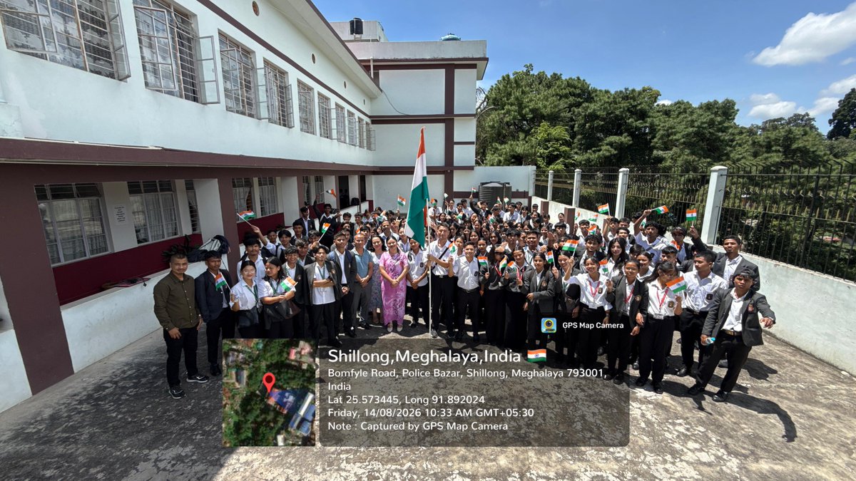 NSS_SCC_Unit's tweet photo. SCC NSS Unit celebrated the Pre-Independence Day by participating in the #HarGharTiranga Campaign. The celebration included taking the NSS Pledge and  swlfies with the National Flage
A celebration of our freedom, unity and pride in our nation. 🇮🇳 @nss_rdguwahati @CellNehu https://t.co/vUrmM89nIW