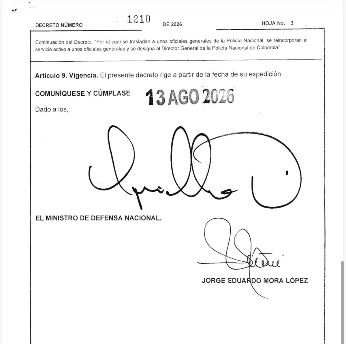ricarospina's tweet photo. Atentos: El Presidente @ABDELAESPRIELLA firmó el decreto ordenando la reincorporación a la @PoliciaColombia de los generales Alejandro Barrera, Norberto Mujica y Ricardo Alarcón, integrantes de la nueva cúpula de la institución. Al general William Rincón, hasta este momento director de la Policía, lo trasladó a Talento Humano. Vía @BluRadioCo