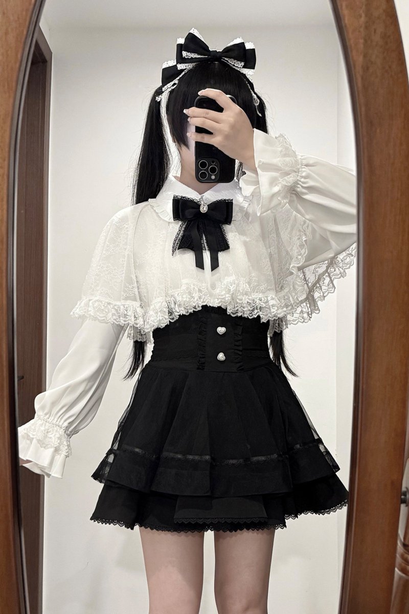 Belchic7's tweet photo. 探偵っぽい地雷お嬢様ワンピかわいすぎる🖤 https://t.co/kDwPjeAjlV