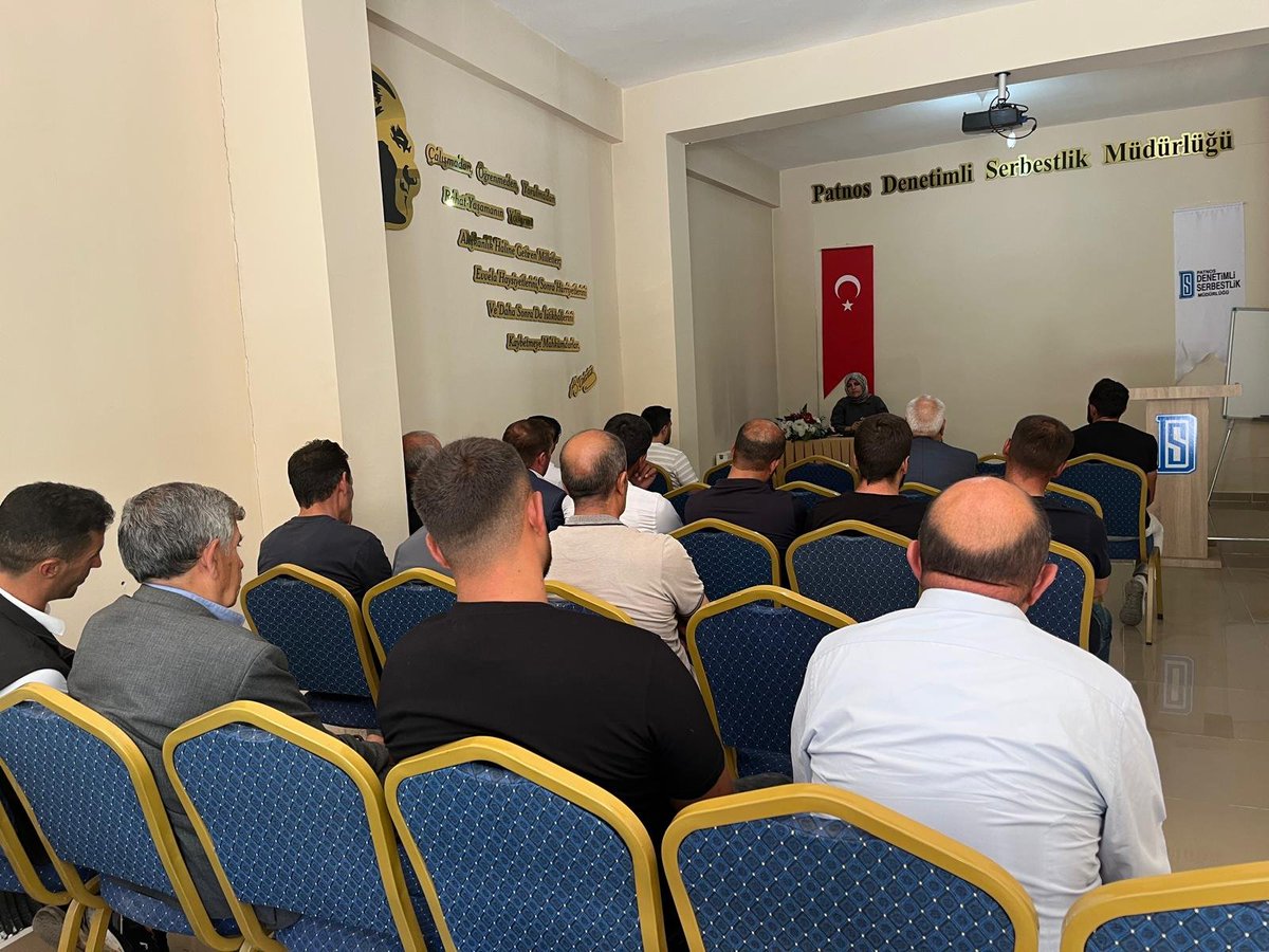 PatnosDSM's tweet photo. Müdürlüğümüzce takibi yapılan yükümlülere yönelik eğitim ve iyileştirme faaliyetleri kapsamında Ağrı Çalışma ve İş Kurumu İl Müdürlüğü personellerinden  İş ve Meslek Danışmanı Vahide ÖZTÜRK tarafından "İş-Kur Bilgilendirme" konulu seminer düzenlenmiştir. https://t.co/PnDi7SvrOK