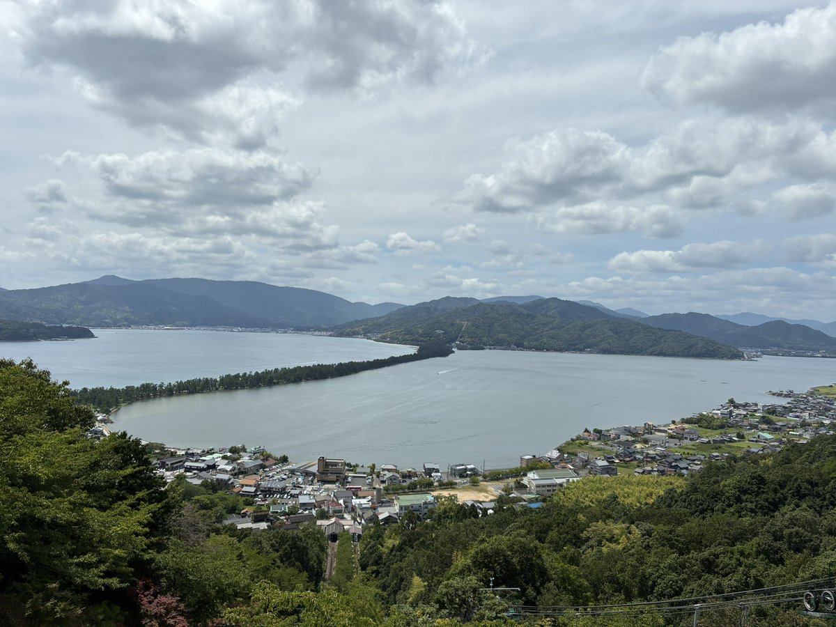 dark_SadMaz's tweet photo. ここはどこでしょう🥹海にもちゃんも入ってきた！実は海大好き🥹🌊
ご飯はパーキングエリアのです笑 https://t.co/H7aZqOkLKE