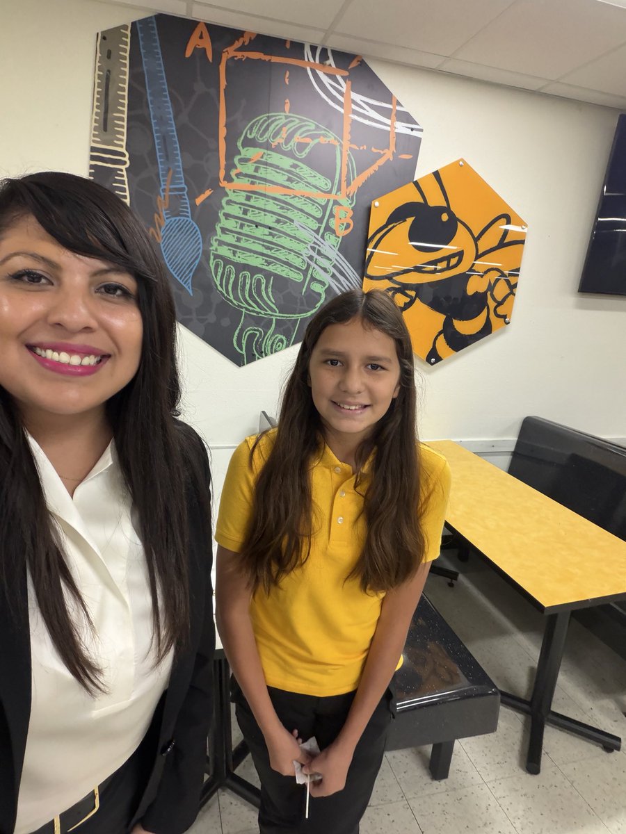 perez_sura's tweet photo. ๐We LOVE our Yellow Jackets! ๐ค๐
Thereโs nothing better than seeing our scholars back in the Hive, learning, growing, smiling, and building their legacy! โจ
#LegacyintheMaking
#Region4SayNoMore @dallasschools @MARCOABARKER @SHussainDISD https://t.co/nLEuYjozQh
