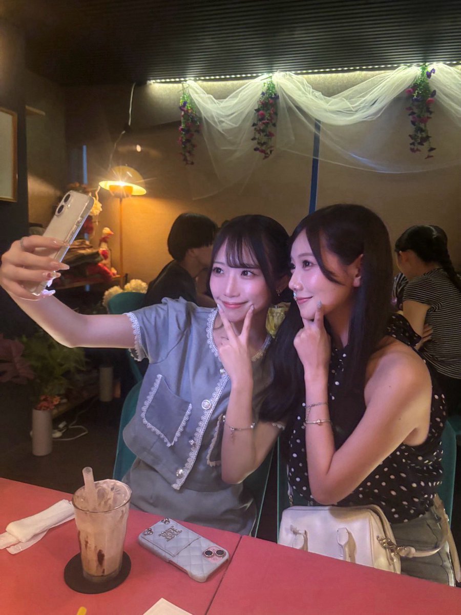 moonelu__'s tweet photo. 渋谷に駅近でいい感じの夜カフェ見つけた☕️シーシャも吸えるしGoogleクチコミかくとドリンク2杯目無料だった✨
📍yolo cade https://t.co/yyI3nr8ax0