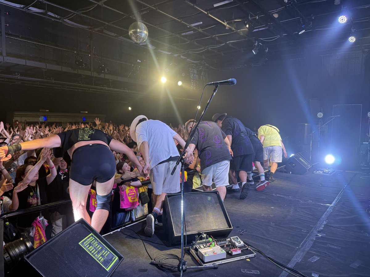 MONGOL800_info's tweet photo. 【etc!!PHOTO!!】
2026.08.13(thu)
新潟県・新潟LOTS
Next…
08.16(sun)
福岡県・DRUM LOGOS
写真をもっと☞☞☞
https://t.co/dcWBjW4mu6
#etcworks
#エトセトラワークス
#etcTOUR
#MONGOL800
#モンパチ https://t.co/tGhJliMz2E